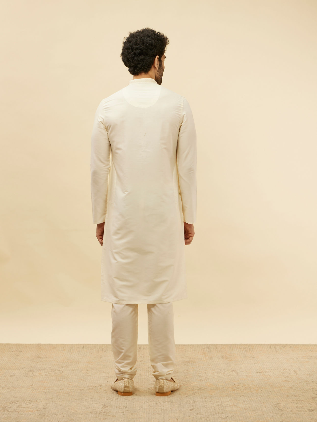 Off White Plain Kurta Pajama image number 5